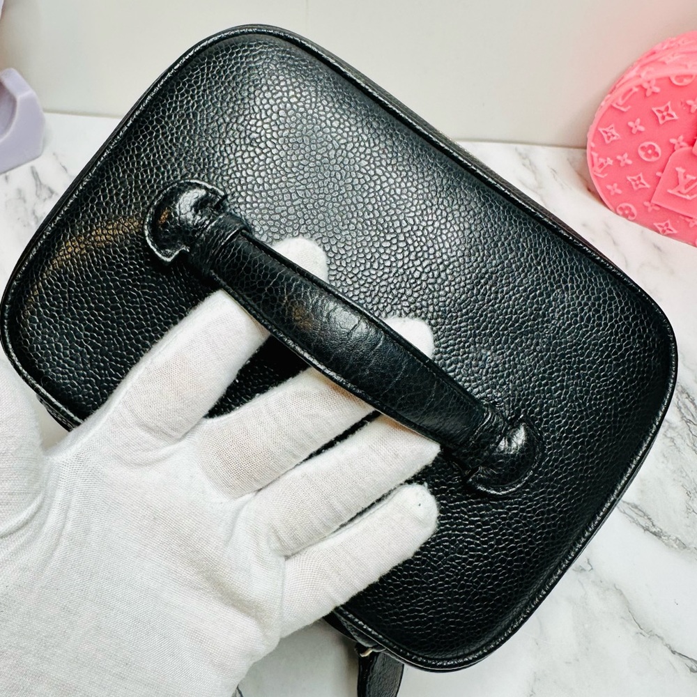 EUC Vintage CHANEL Black Caviar Leather CC Vanity Case Bag - Picture 11 of 16